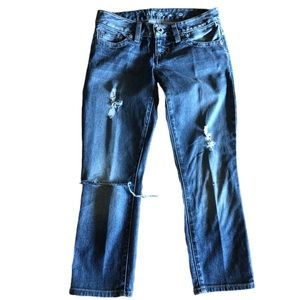 GUESS MANUFACTURER DISTRESSED CAPRI JEANS!